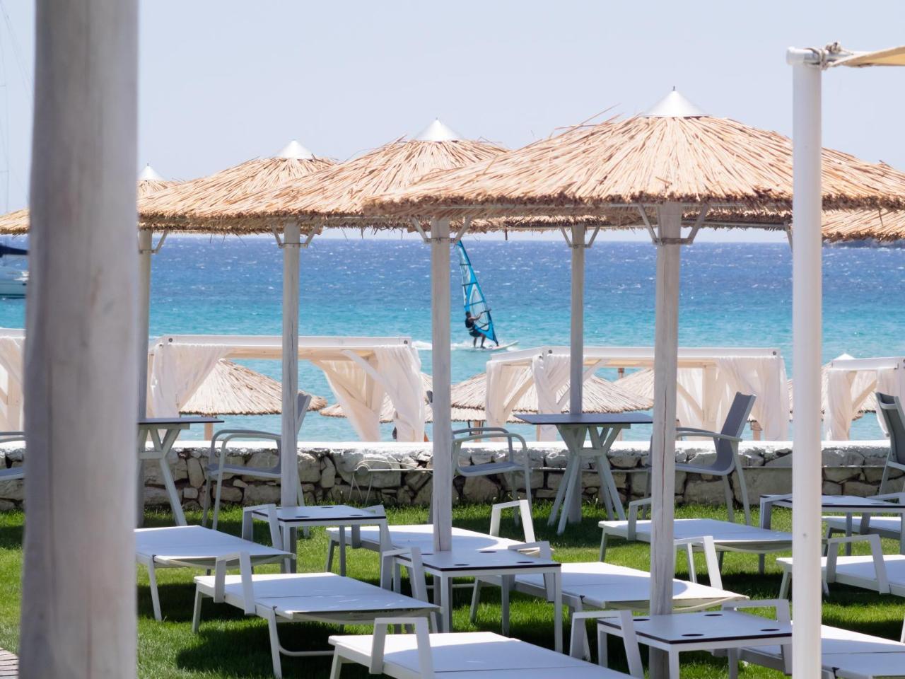 Amaryllis Beach Hotel Chrisi Akti  Exterior photo